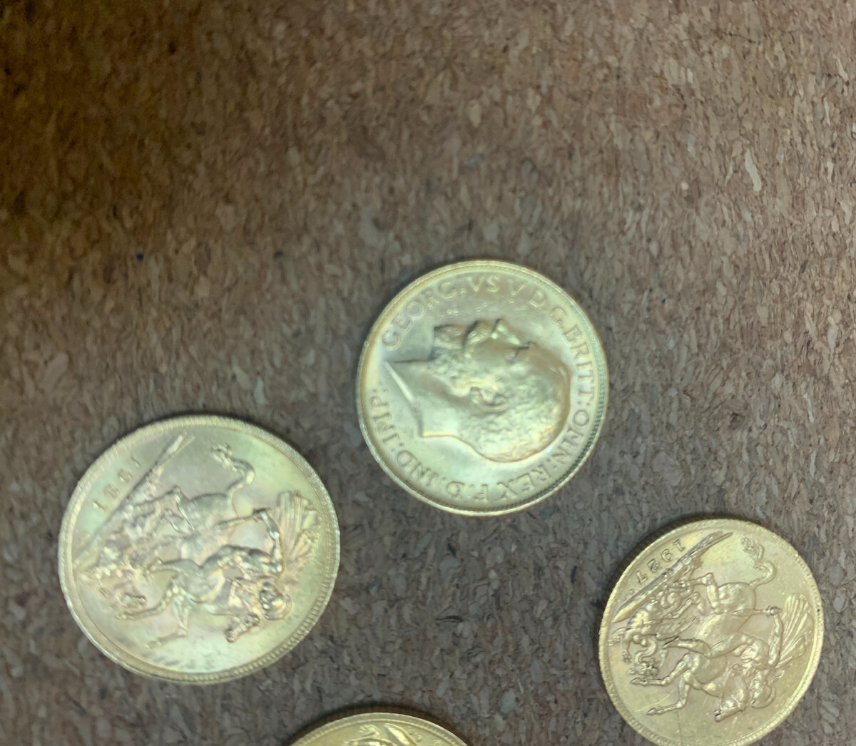 Как продавали золотые монеты Соверен Англия