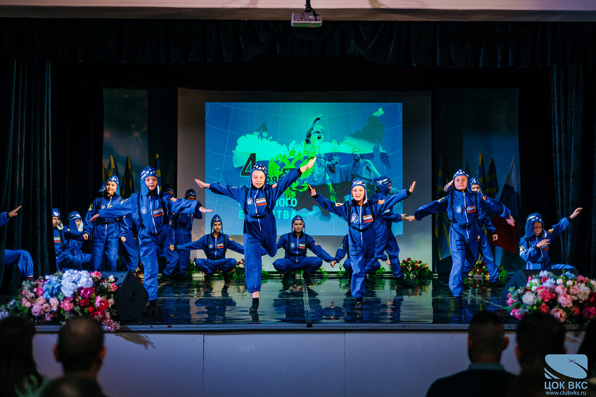 Праздничный концерт творческих коллективов ЦОК ВКС на торжествах в честь Дня народного единства