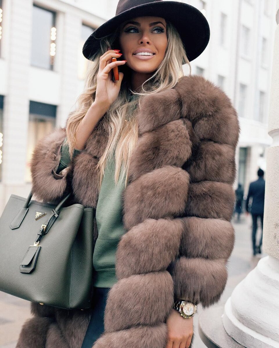 Даниелла Димитровска fur Coat