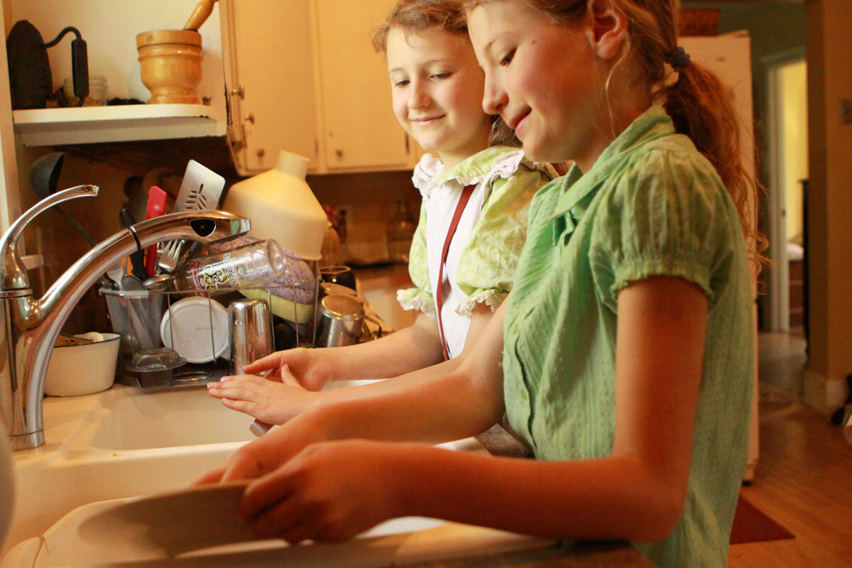 мытье посуды. мойка посуды. мытье посуды. Dry the dishes. помыть посуду подростком.