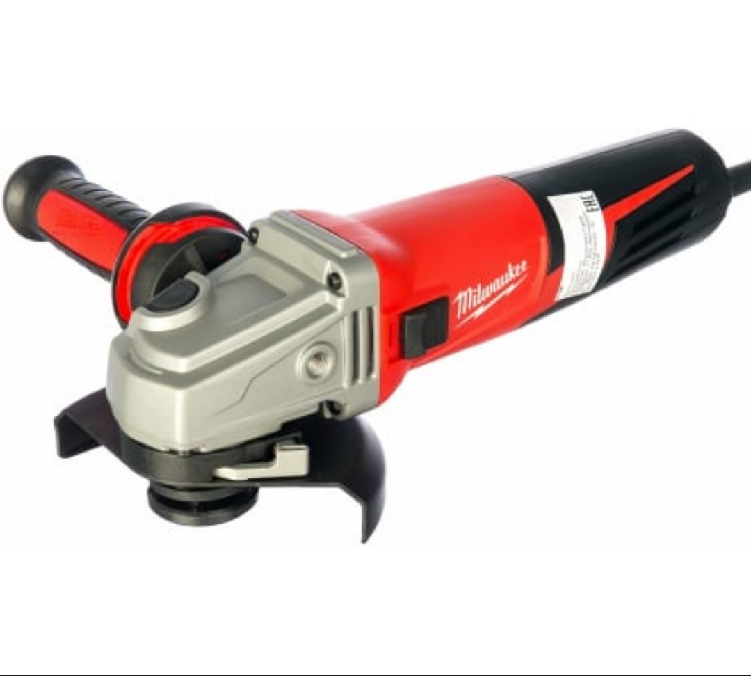 Milwaukee AGV 15-125 XC 
