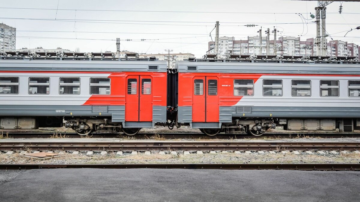     Проезд на электричках станет дороже для волгоградцев с 2023 года на два рубля. Единый тариф вне зависимости от расстояния составит 42 рубля.
