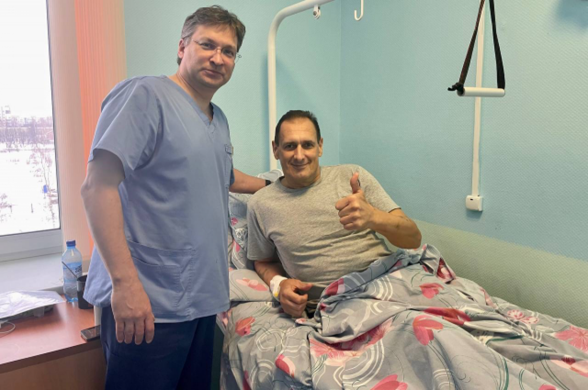    Пациент Сергей Разиньков и его лечащий врач Дмитрий Андреев