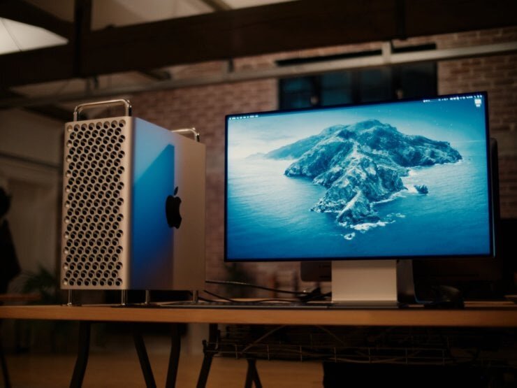    Вместе с практически безрамочным Pro Display XDR получается крутейшая связка.