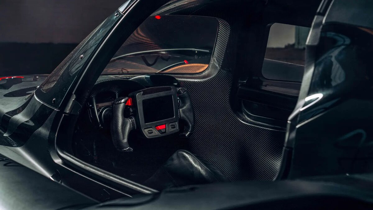 Источник: https://www.topgear.com/  На фото: первая трековая версия.