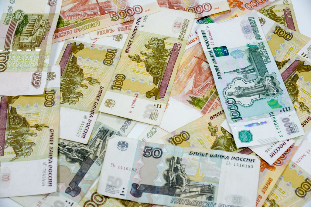    Вице-мэр Советского выписывал себе премии «за красивые глазки»