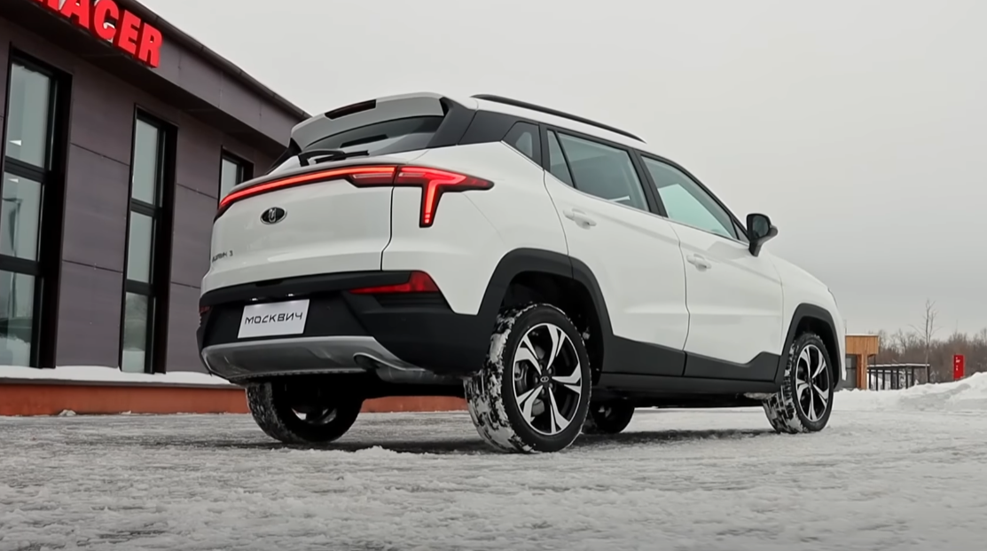 Jac москвич 2022. Jac js4 москвич. Новый москвич 2022. Новый москвич jac s4l. Москвич 3 это китайский jac js4.