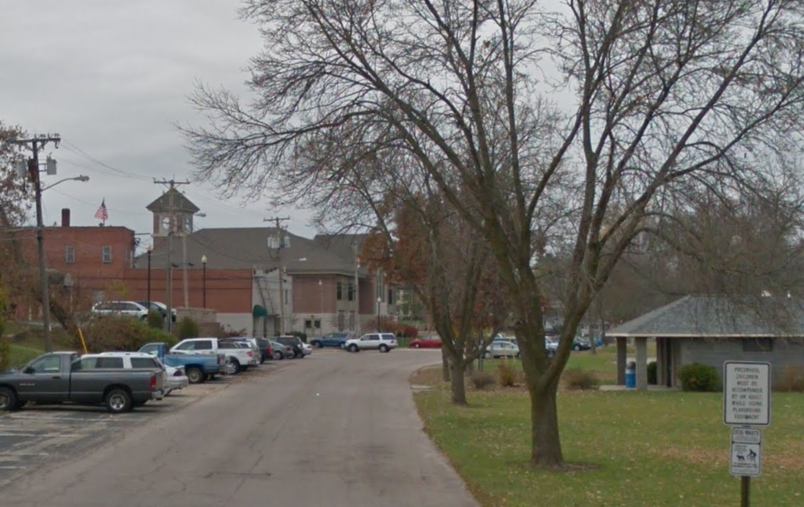 Город Мостон