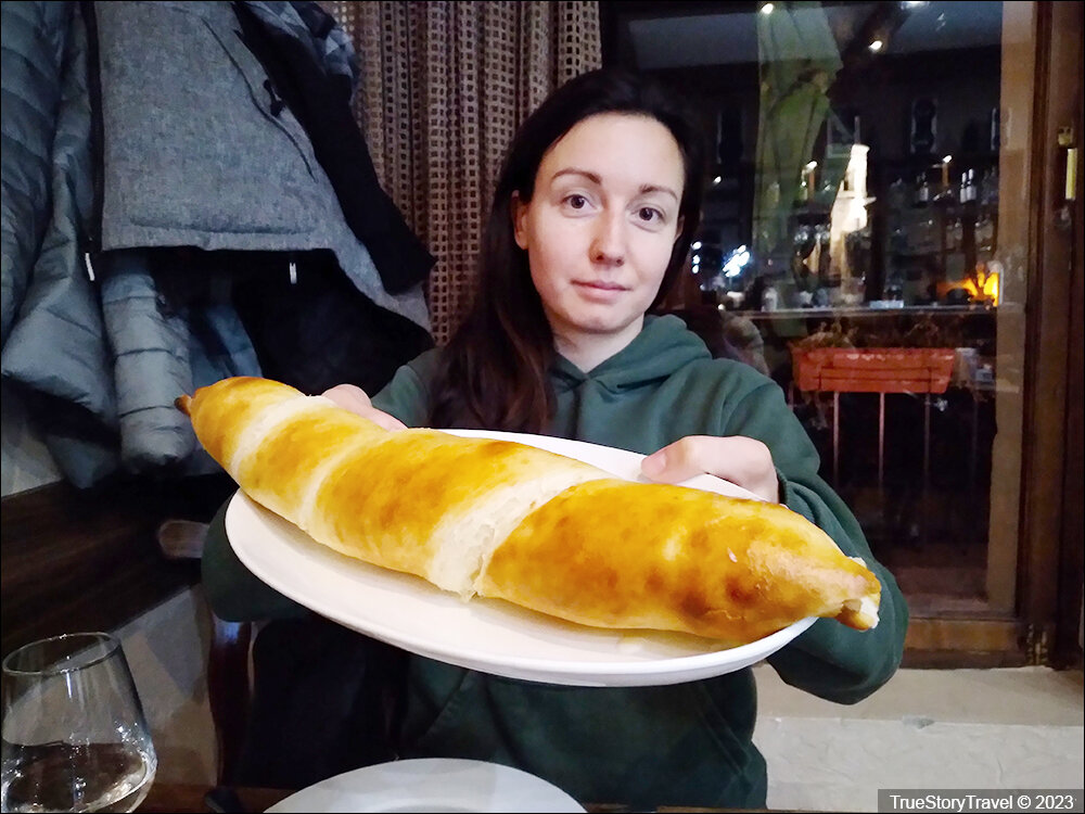 Грузия - Цены на ужин в древнейшем городе. Зашли в кафе в Мцхете