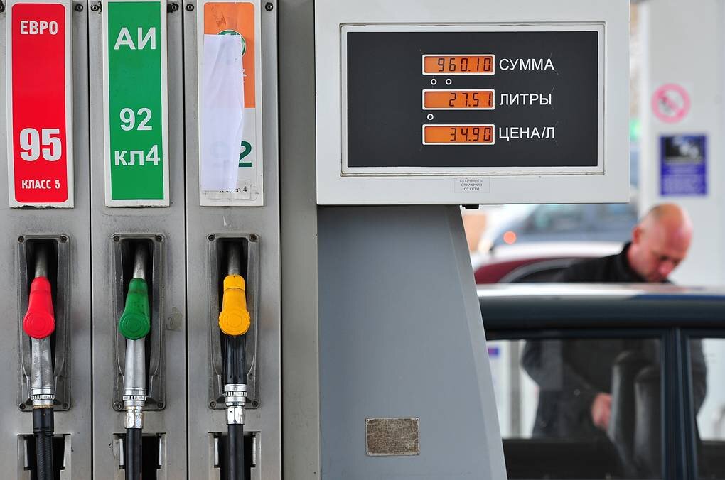 литров азс. Seven автозаправка. фото цена на топливо эстония 2018 года. литров азс. заправочный модуль азс.