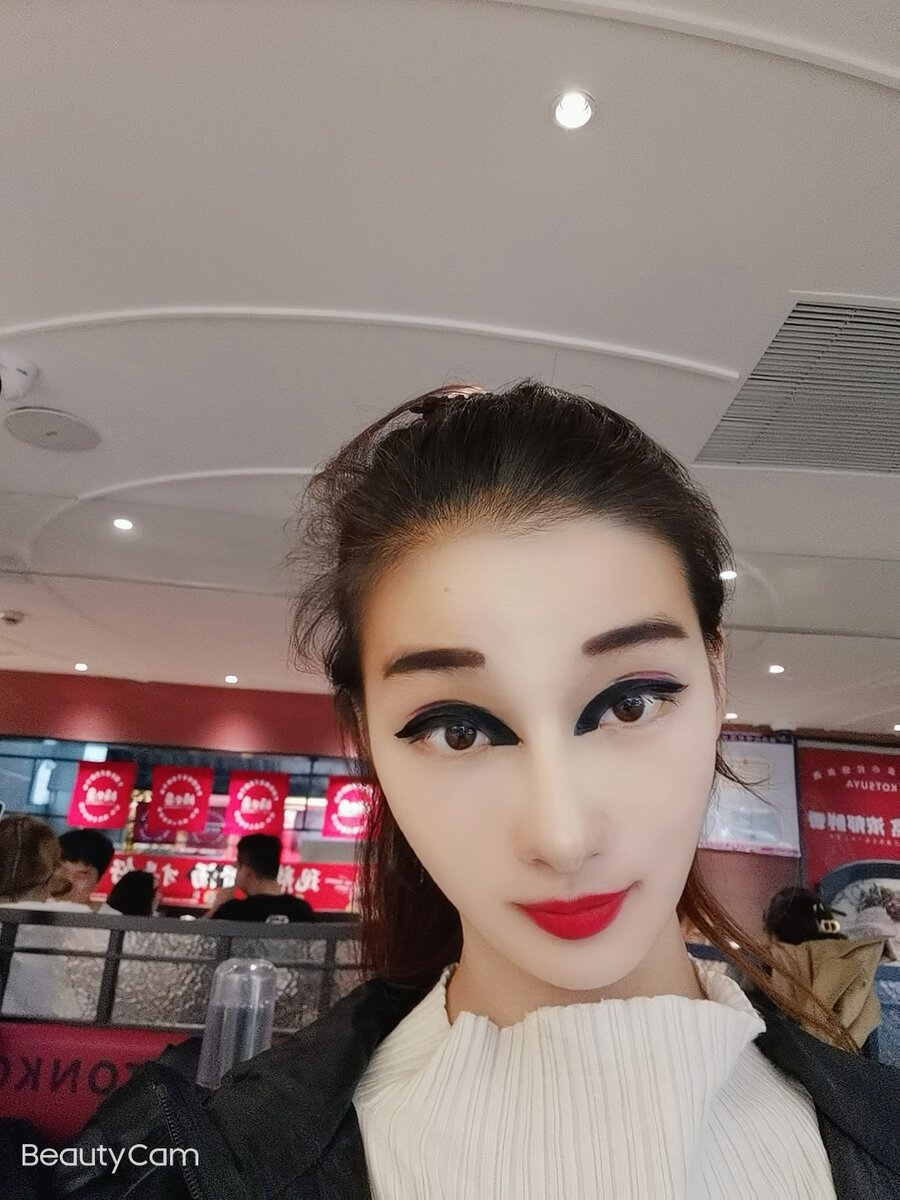 С Новым Годом я буду с вами в 2023 году обмениваться искусством и живописью🦋💜💜💜🦄🦄🎨🎨