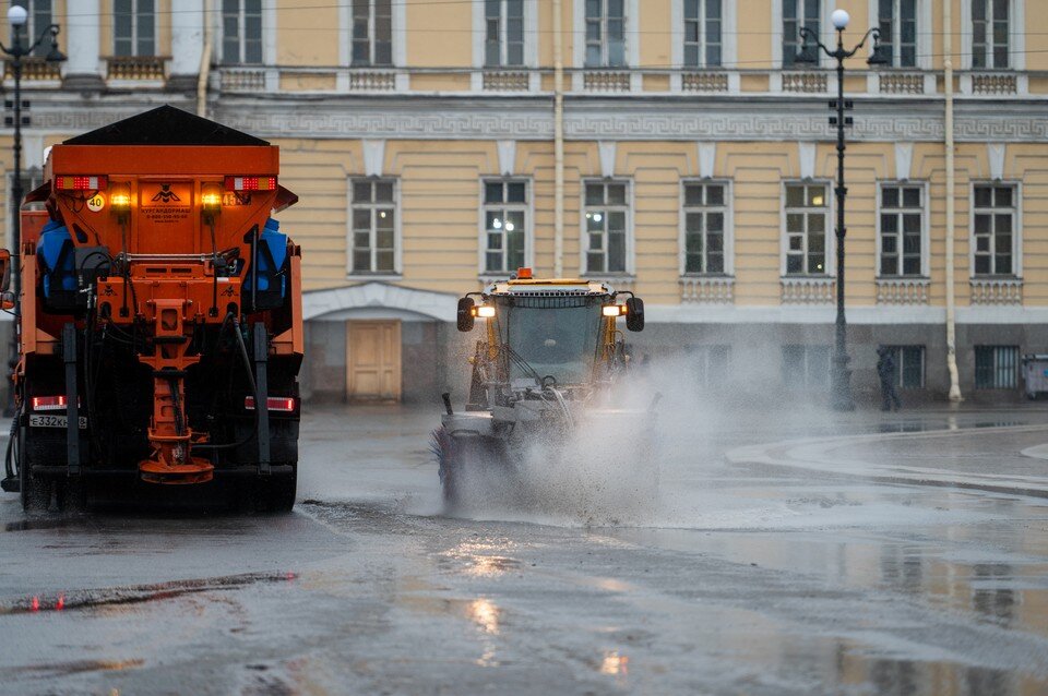     До плюс 4 и дождь ждут Петербург 13 января  ПЫХАЛОВА Юлия (архив)
