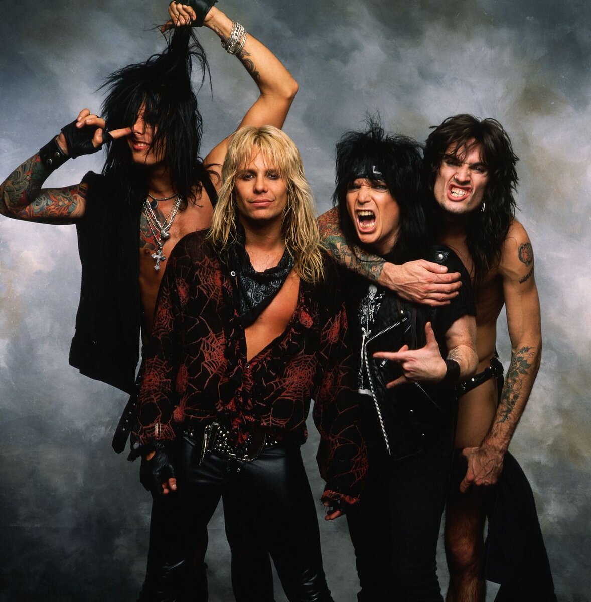 Зарубежная группа 2. Motley Crue. Группа Mötley Crüe. Рок группа мотли Крю. Мотли Крю в 80-х.