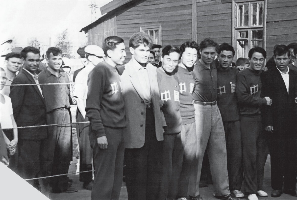 Команда «Пхеньян» на стадионе «Сибсельмаш». 12 июня 1959 г.