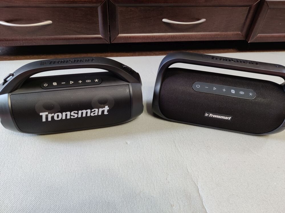 Колонка tronsmart инструкция. Тронсмарт Bang Max. Колонка Тронсмарт Банг. Колонка Tronsmart Bang без сетки. Banq Olsen колонка