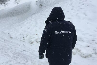    Сотрудник ГКУ МО «Мособлпожспас» © Пресс-служба ГКУ МО «Мособлпожспас»