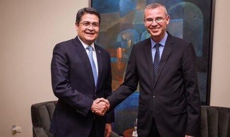 Вчера вечером, 24 апреля, израильский министр туризма Ярив Левин встретился с президентом Гондураса Хуаном Орландо Эрнандесом в резиденции в столице страны, Тегусигальпе, при участии министр иностранных дел и министра туризма Гондураса, а также посла Израиля в Гондурасе, Мэтью Коэна.