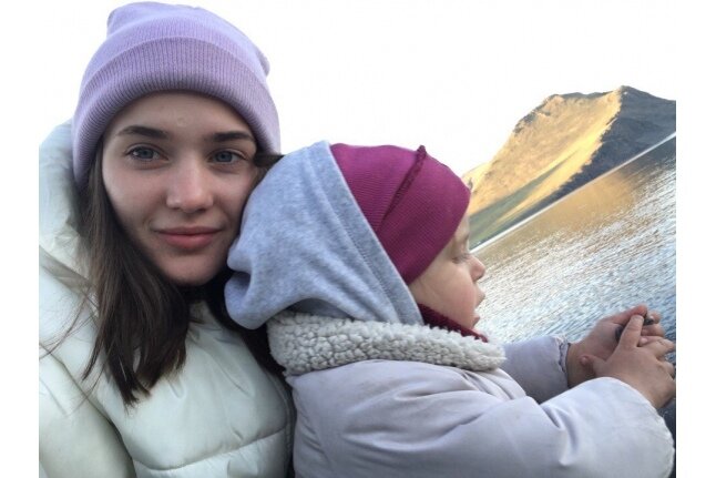 Люся Афанасьева (Волегжанина) с дочерью Марьяшей