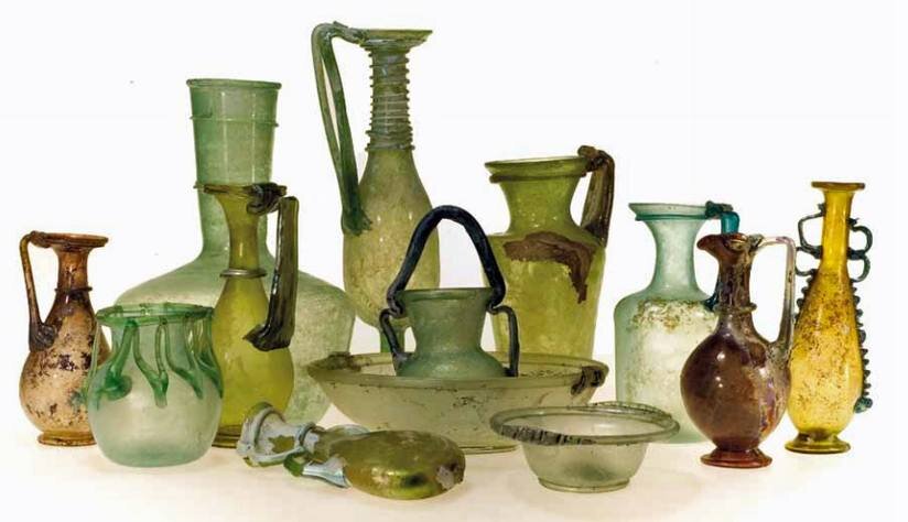 Стекло́ — вещество и материал, один из самых древних и, благодаря разнообразию своих свойств, — универсальный в практике человека. 