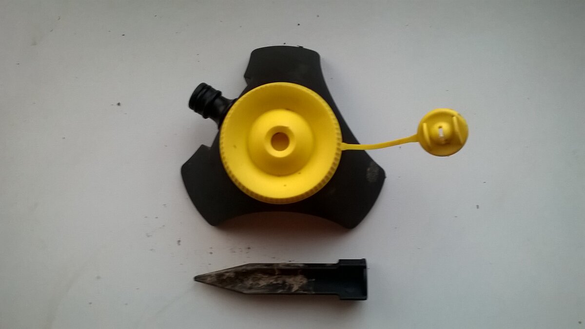 Простейший дождеватель Karcher  CS 90 оказался очень компактным и офень удобным. 