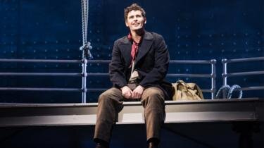 Правообладатель иллюстрацииSCOTT RYLANDERImage captionАктер Найал Шихи назвал зрительницу "самой тупой женщиной на планете"