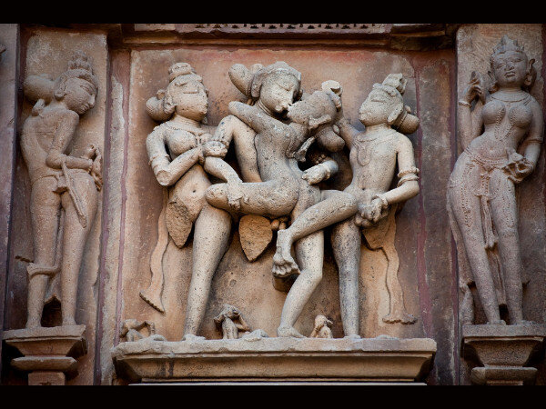 Фото:https://www.nativeplanet.com/img/2016/12/02-1480674354-2-khajuraho.jpg