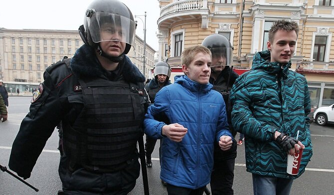                                                                        Школьник на митинге