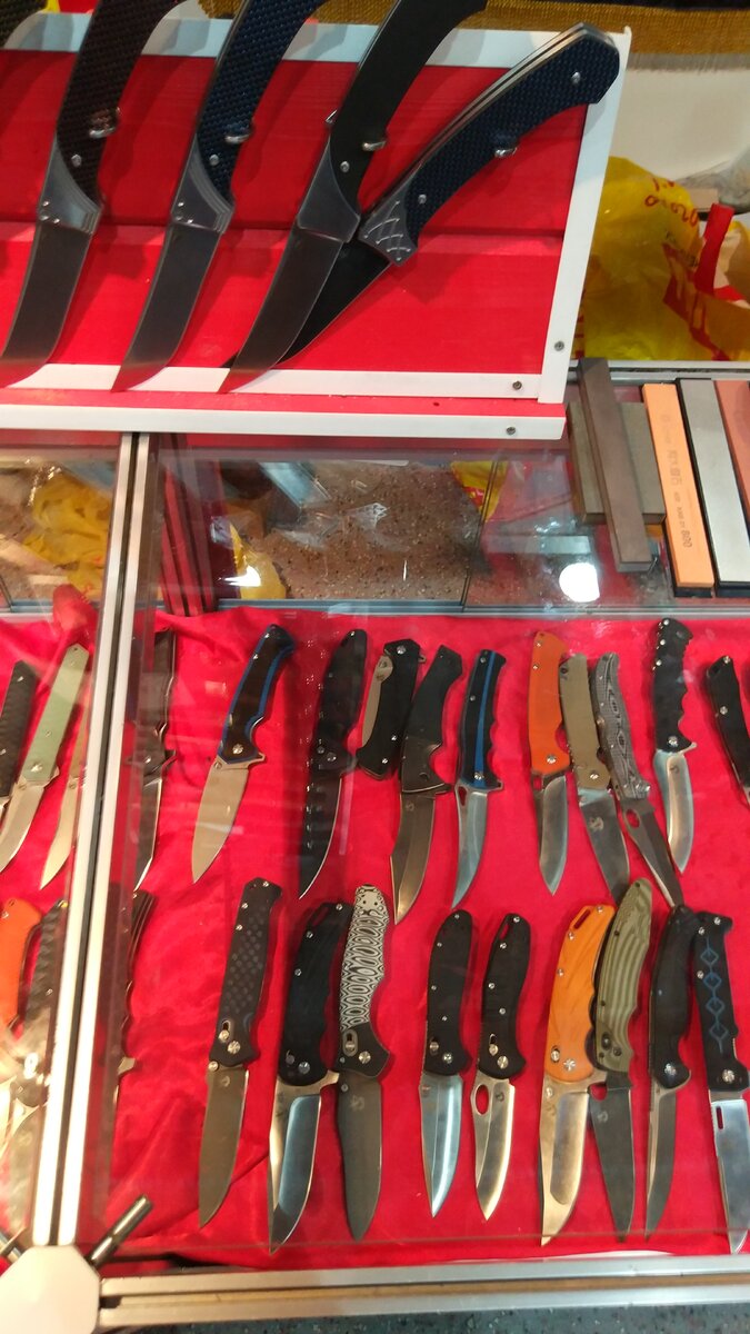 Лоток со складными ножами