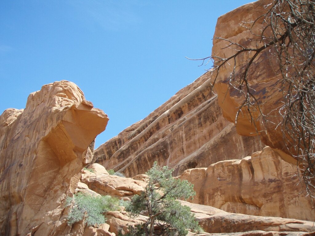 Знаменитая природная. Пустынная местность каньон. Горы Юты фото. Штат Ark. Salt Valley Arches
