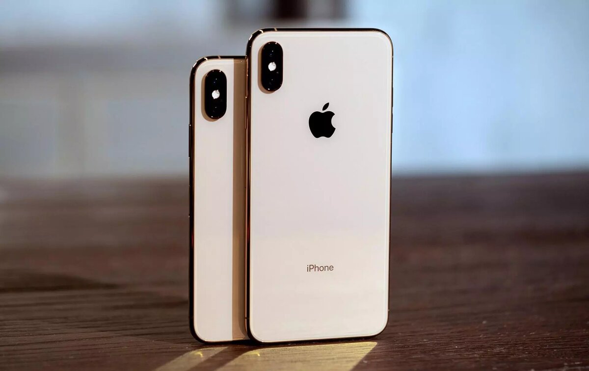 iPhone XS и XS Max сзади