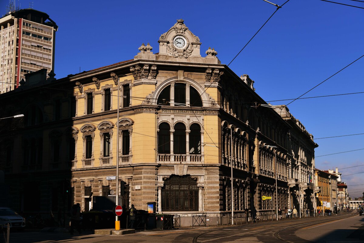 Corso Giuseppe Garibaldi. На переднем плане центральный телеграф и почтамт, на заднем, едва виднеется вокзал Падуи.