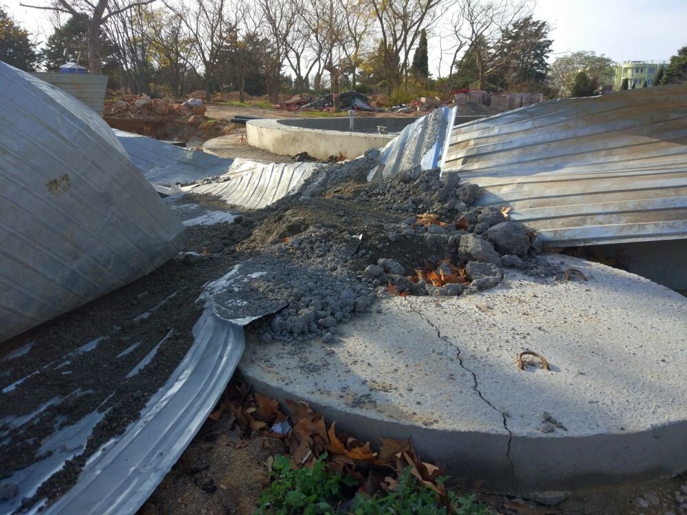 Результаты работы подрядчиков по реконструкции Парка Победы. Фото: Кирилла Сомова 