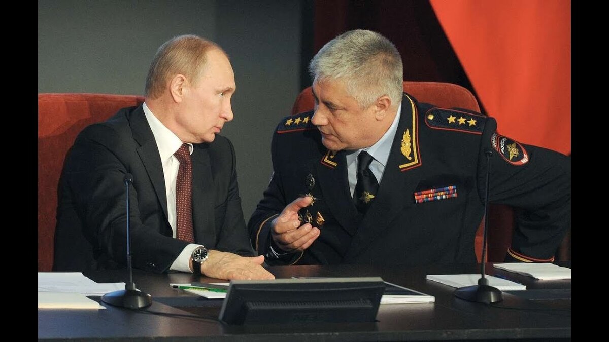 Подал ли колокольцев в отставку. Бортников и шойгу. Пауков начальник гувд московской области. Министр мвд рф 2021. Колокольцев министр мвд.