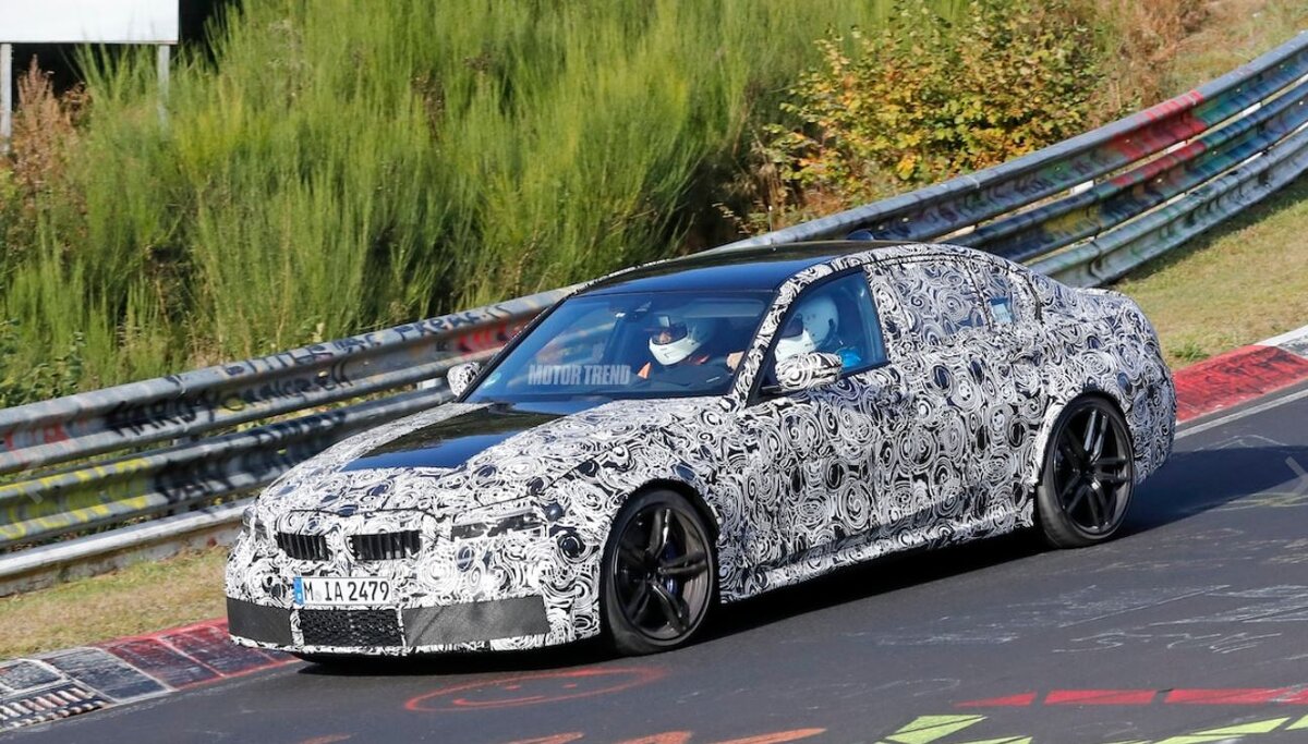 Источник: https://www.motortrend.com/news/next-gen-bmw-m3-will-reportedly-get-wheel-drive/#next-gen-bmw-m3-front-three-quarter