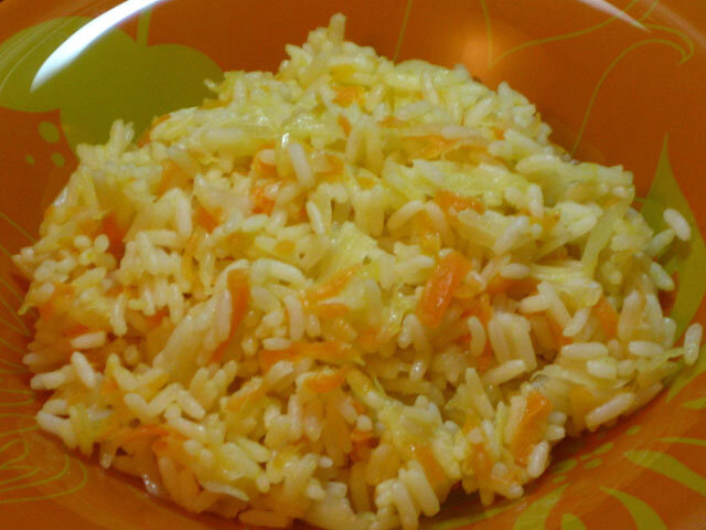 Рис с луком и морковью