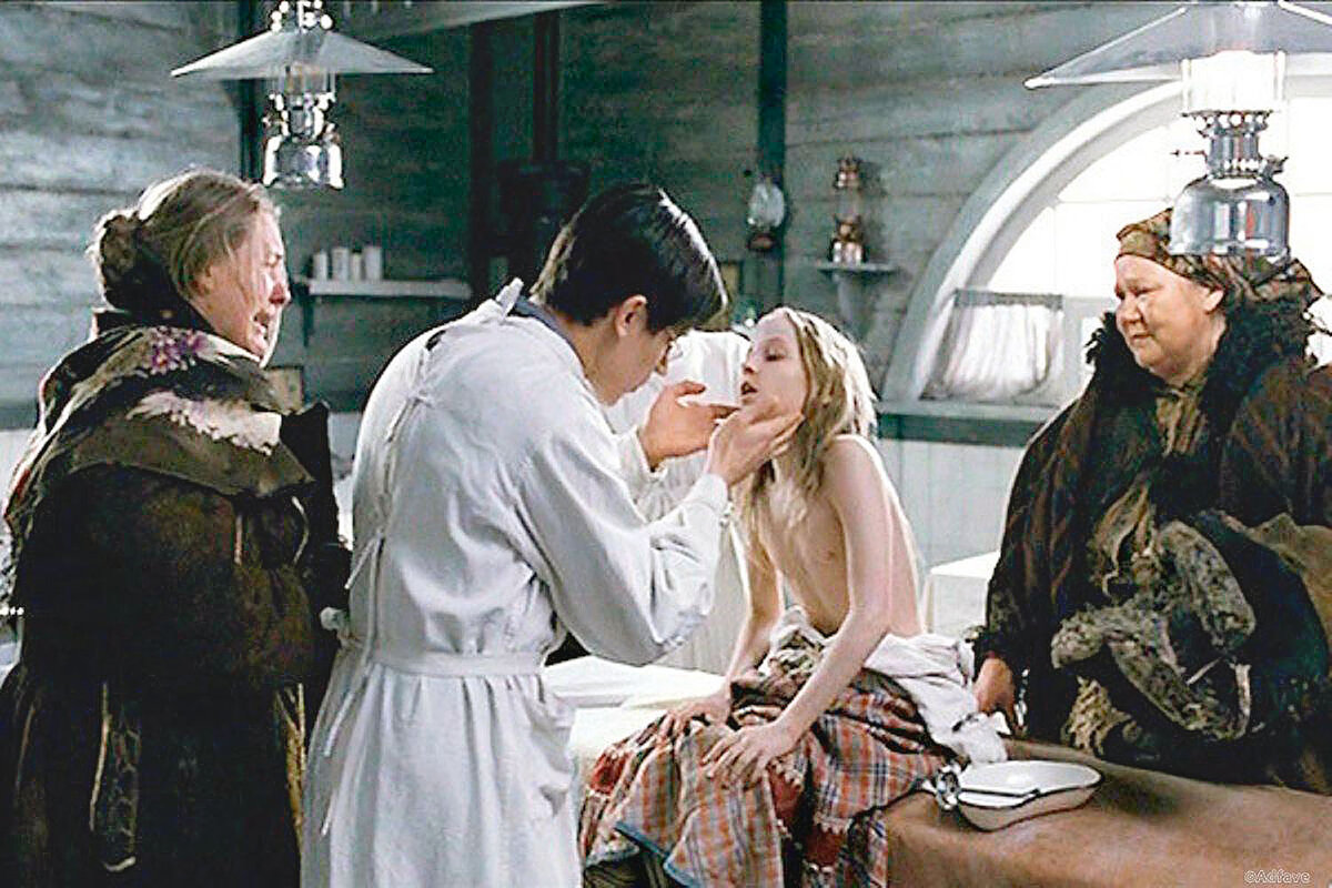 Кадр из фильма «Морфий» (2008)