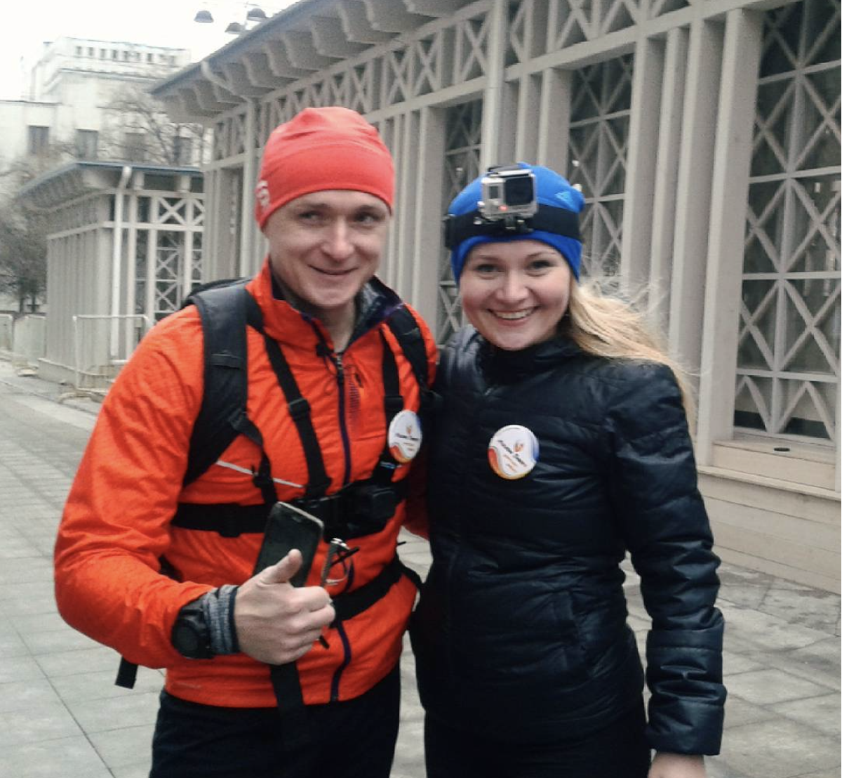 Елена Курочкина с Александром Капером, во время старта ультрамарафона Москва-Пекин