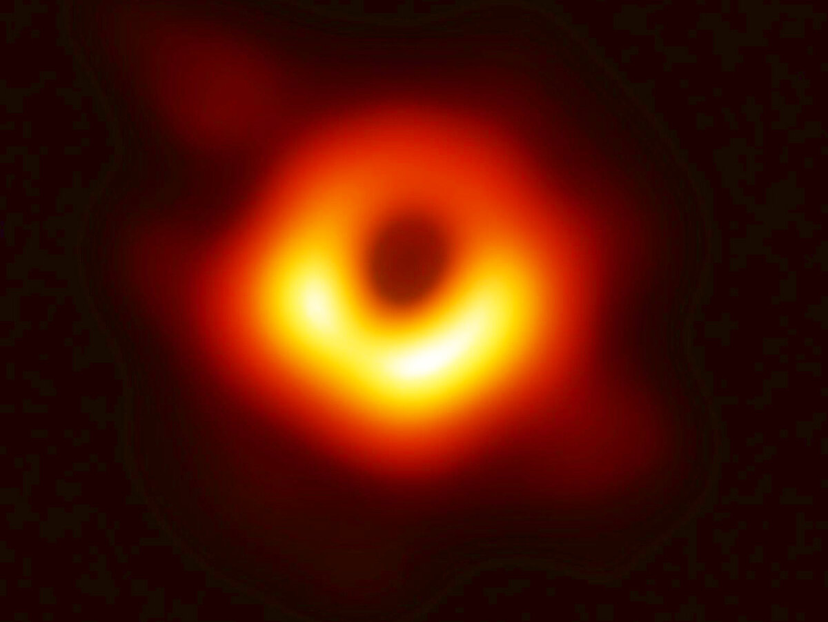 Впервые фотография черной дыры была опубликована