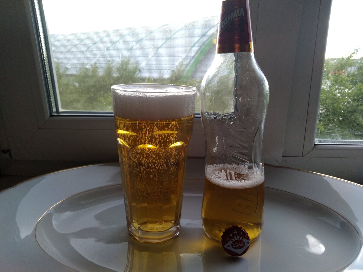Пиво "Brahma" на уралмашевском подоконнике