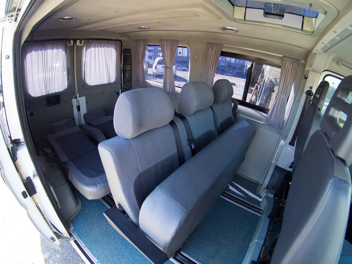 Так выглядел салон моего микроавтобуса до переделки в дом на колесах