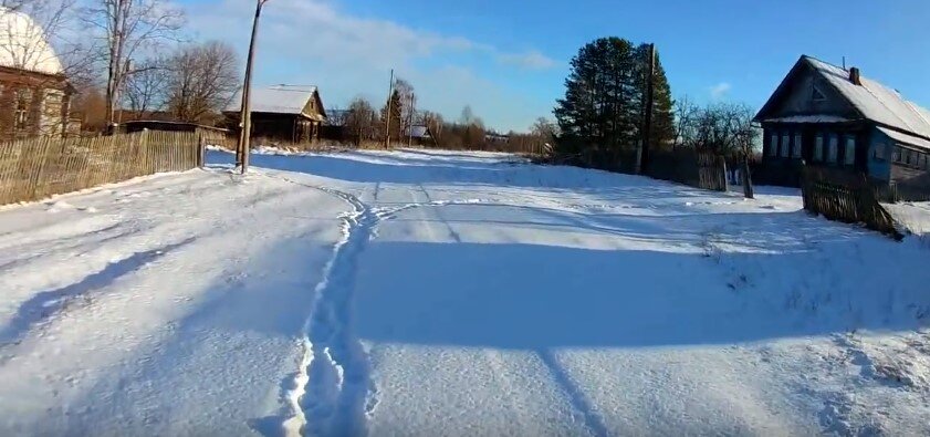 Пошел в заброшенную деревню к отшельникам \ Принес еды