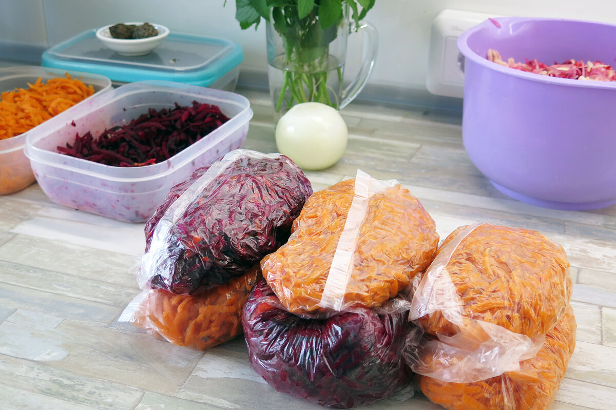 какие заготовки можно сделать в морозилку. идеи для заготовок в морозилку. заморозка овощей на зиму. овощи в морозилке. заморозка овощей на зиму.