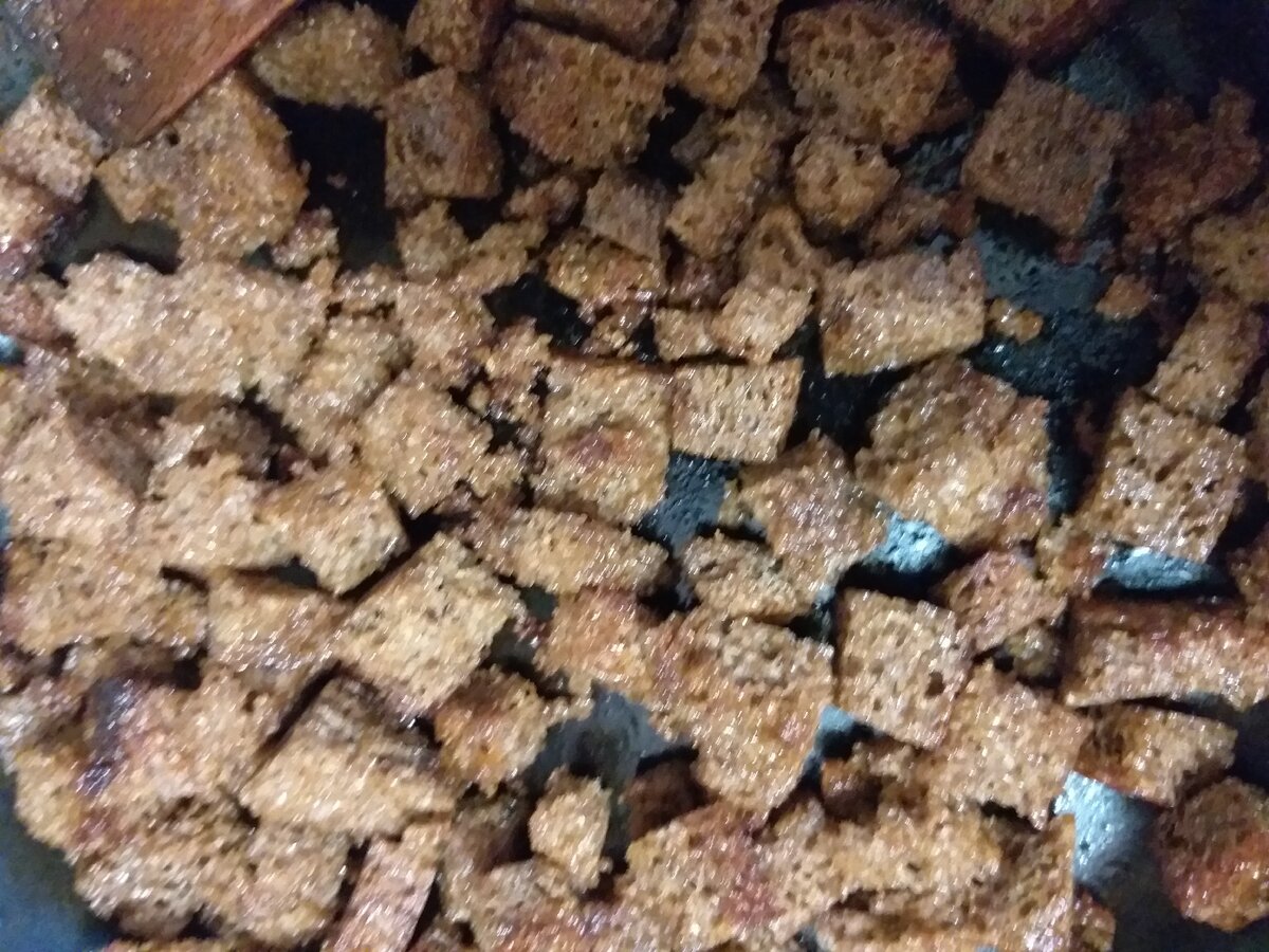  нарезать кубиками и обжарить в масле