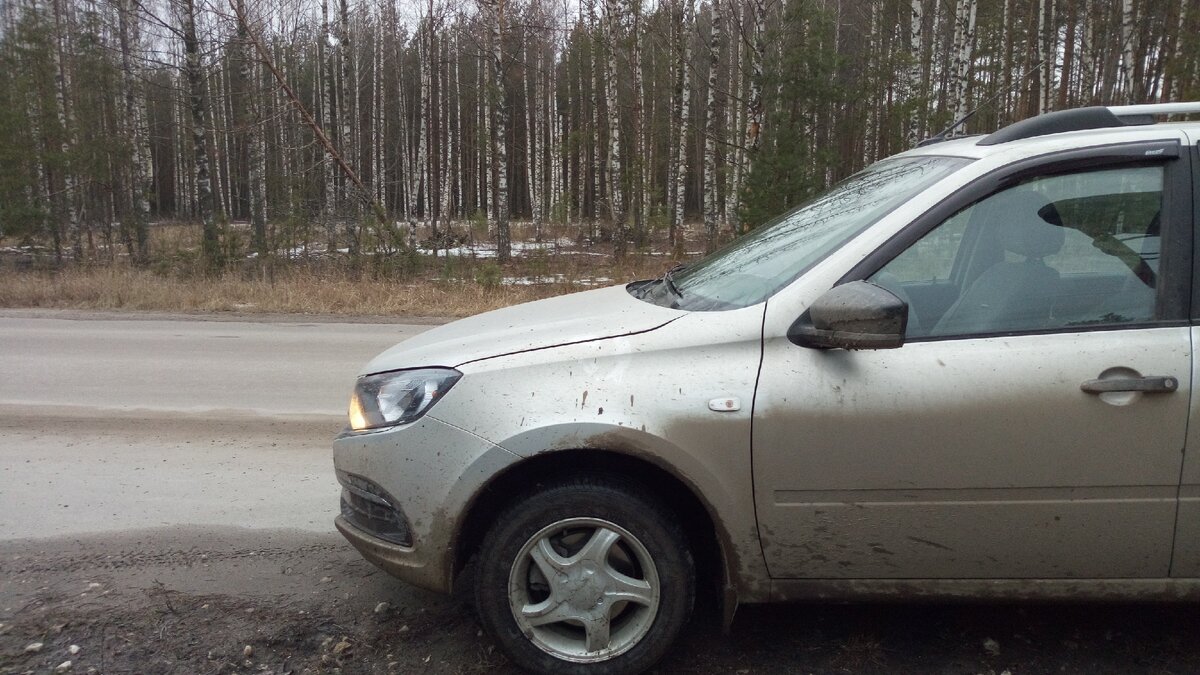 Мое корыто спустя ниодной мойки после автосалона