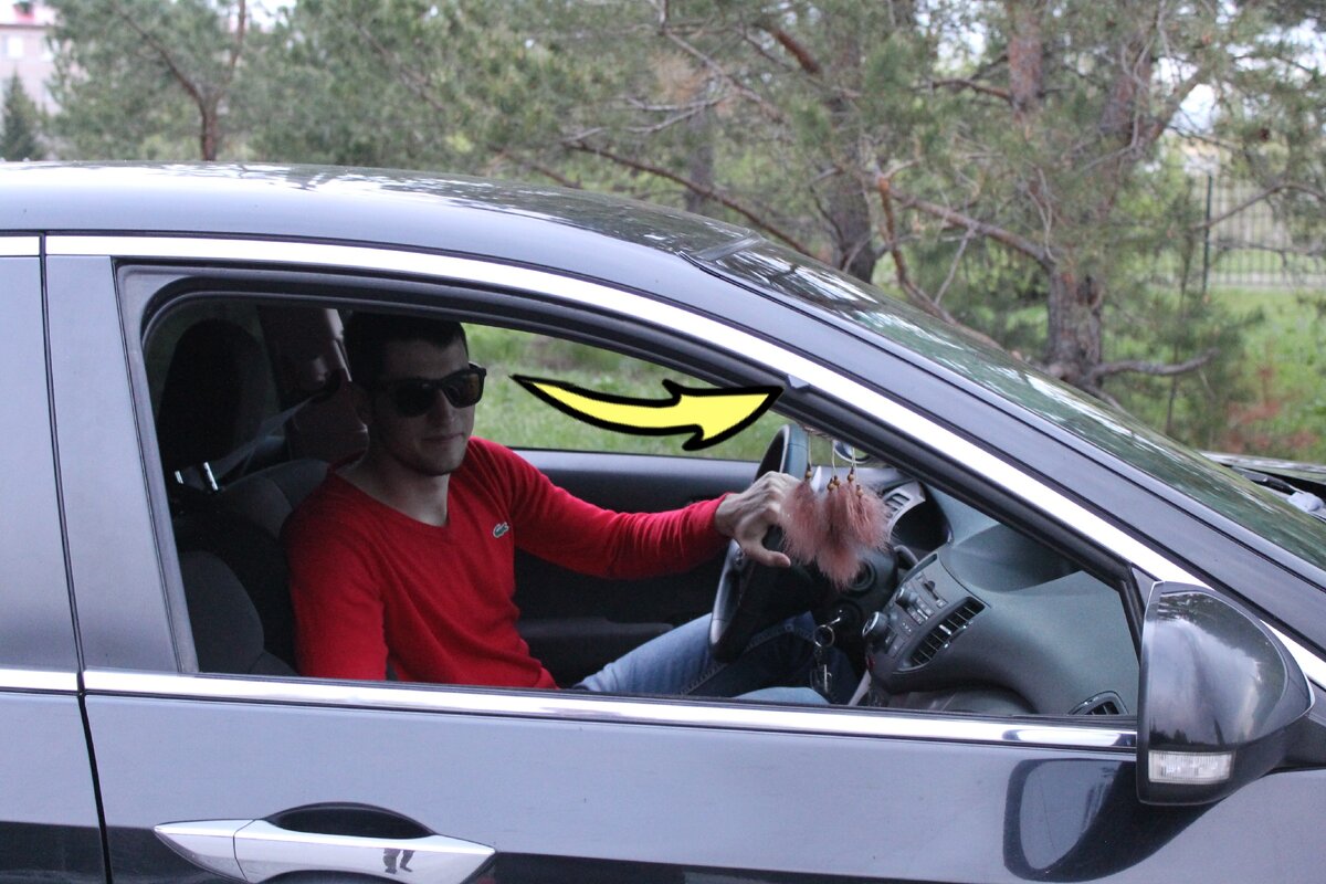 Еще при подборе автомобиля обратил внимание на них, но предыдущий владелец не смог дать ответ, зачем они и что это вообще такое