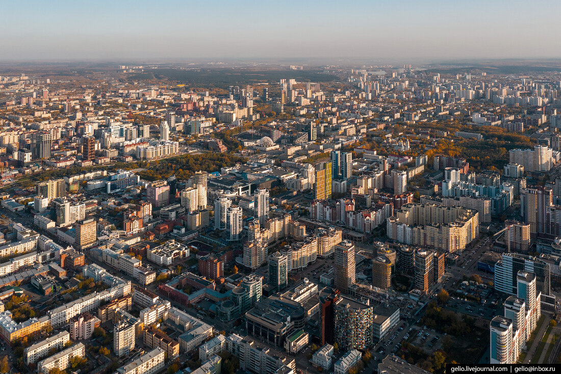 Екатеринбург какой. Город сверху ЕКБ. Город Екатеринбург с высоты. Город Екатеринбург сверху. Вид на центр Екатеринбурга.