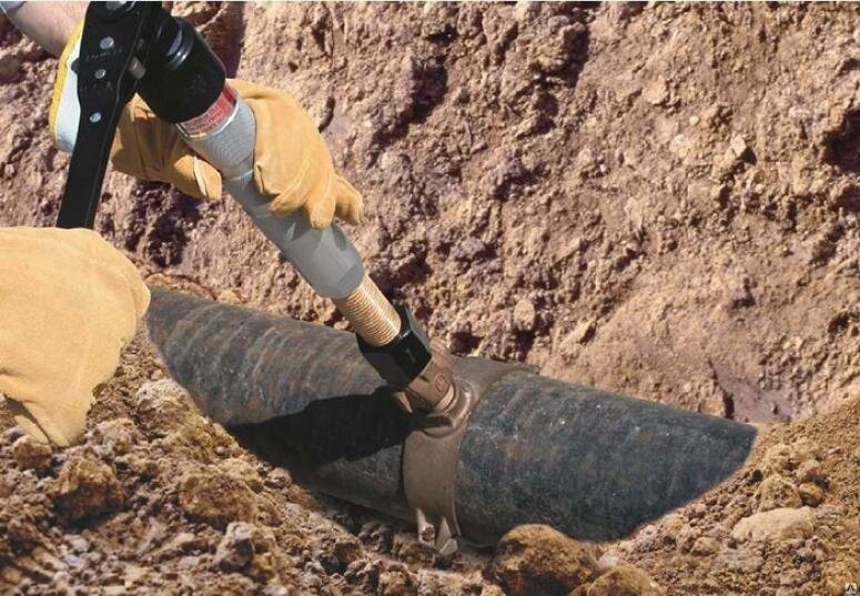 Узел незаконной врезки в нефтепровод.