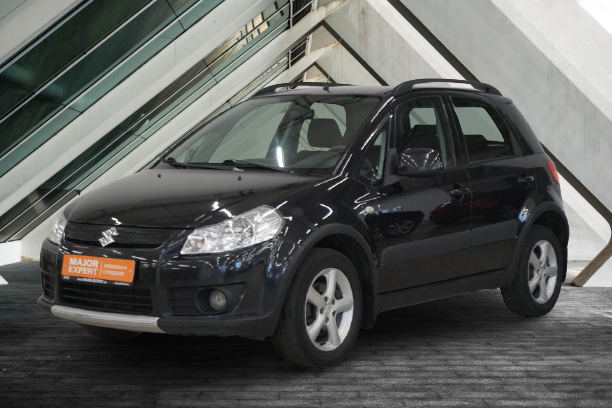 SUZUKI SX-4 Отличный хетчбек с большим запасом прочности.