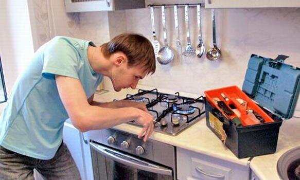 В большинстве случаев ремонт газовых плит требует специальных знаний, опыта и оборудования.