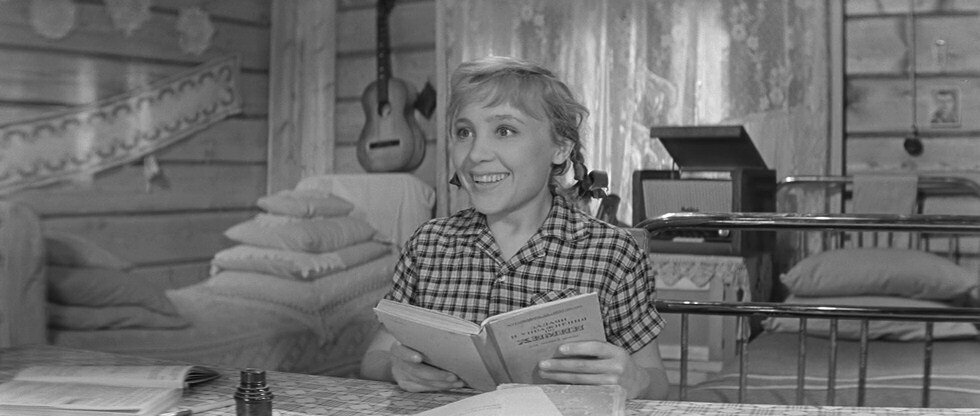 Почему девчата черно белые. Тося девчата. девчата фильм 1961 тося. фильм девчата фото. картинки из фильма девчата.